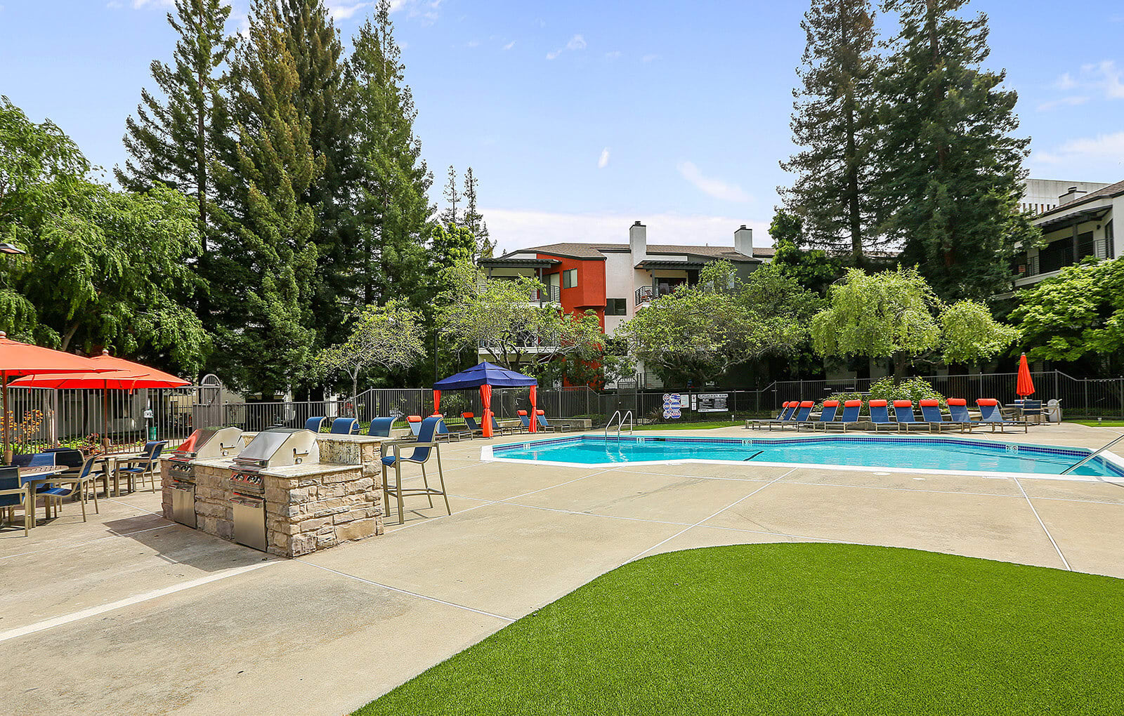 Creekwood Apartments in Hayward, CA